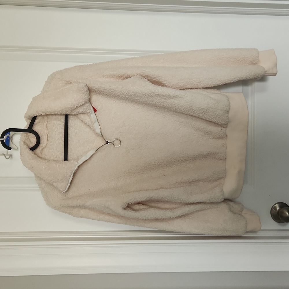 Womens sherpa pullover jacket. Cream. Size small.